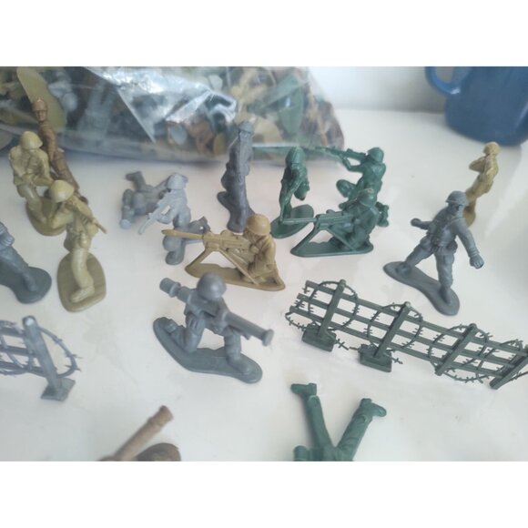 vintage plastic toy soldier lot Airfix & TimMee 200 plus - Picture 5 of 16